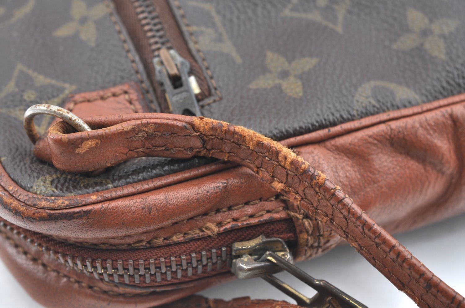 Authentic Louis Vuitton Monogram Pochette Sport Clutch Hand Bag Old Model K5626