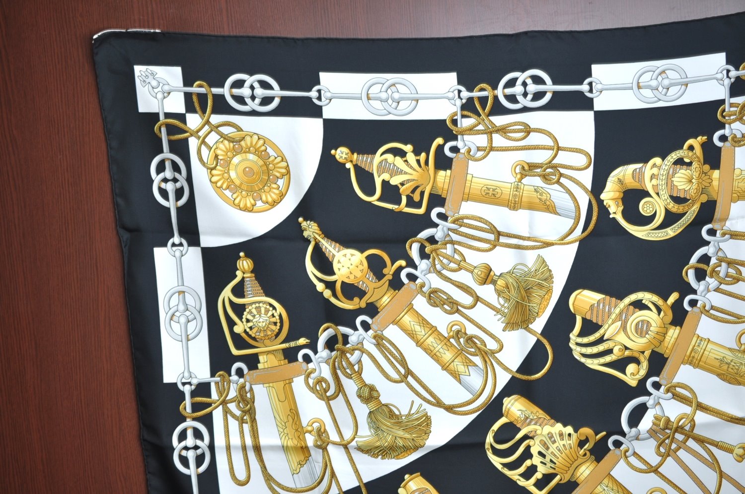 Authentic HERMES Carre 90 Scarf 