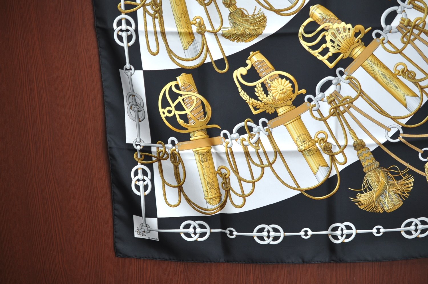 Authentic HERMES Carre 90 Scarf 