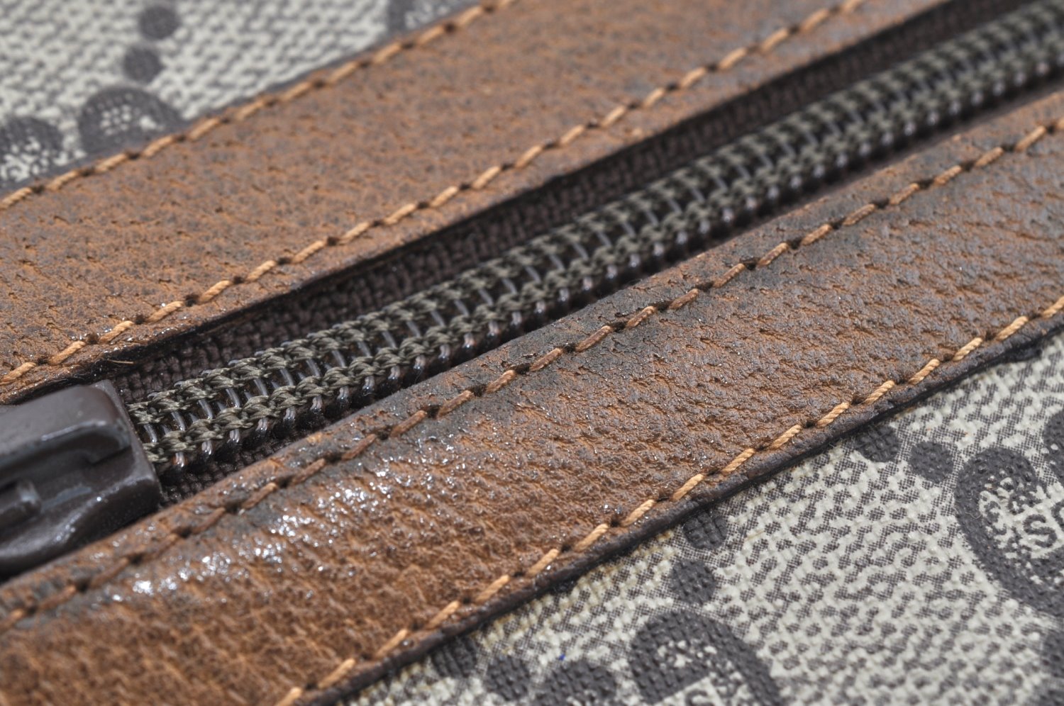 Authentic GUCCI GG Plus Clutch Hand Bag Purse PVC Leather Brown K5632