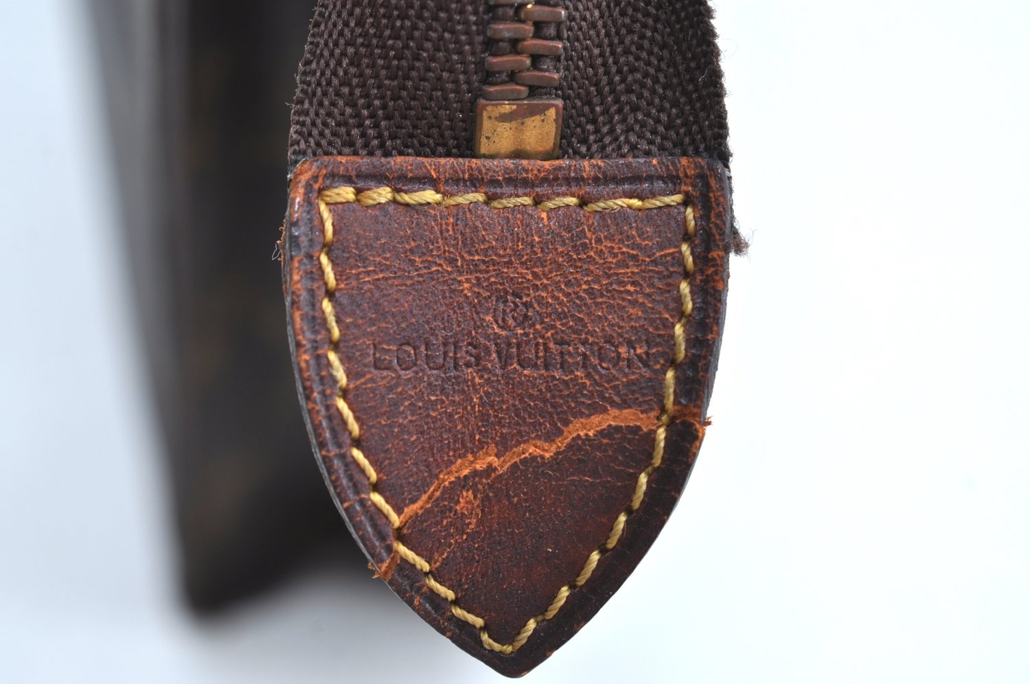 Auth Louis Vuitton Monogram Poche Toilette 26 Cosmetics Pouch Old Model LV K5650