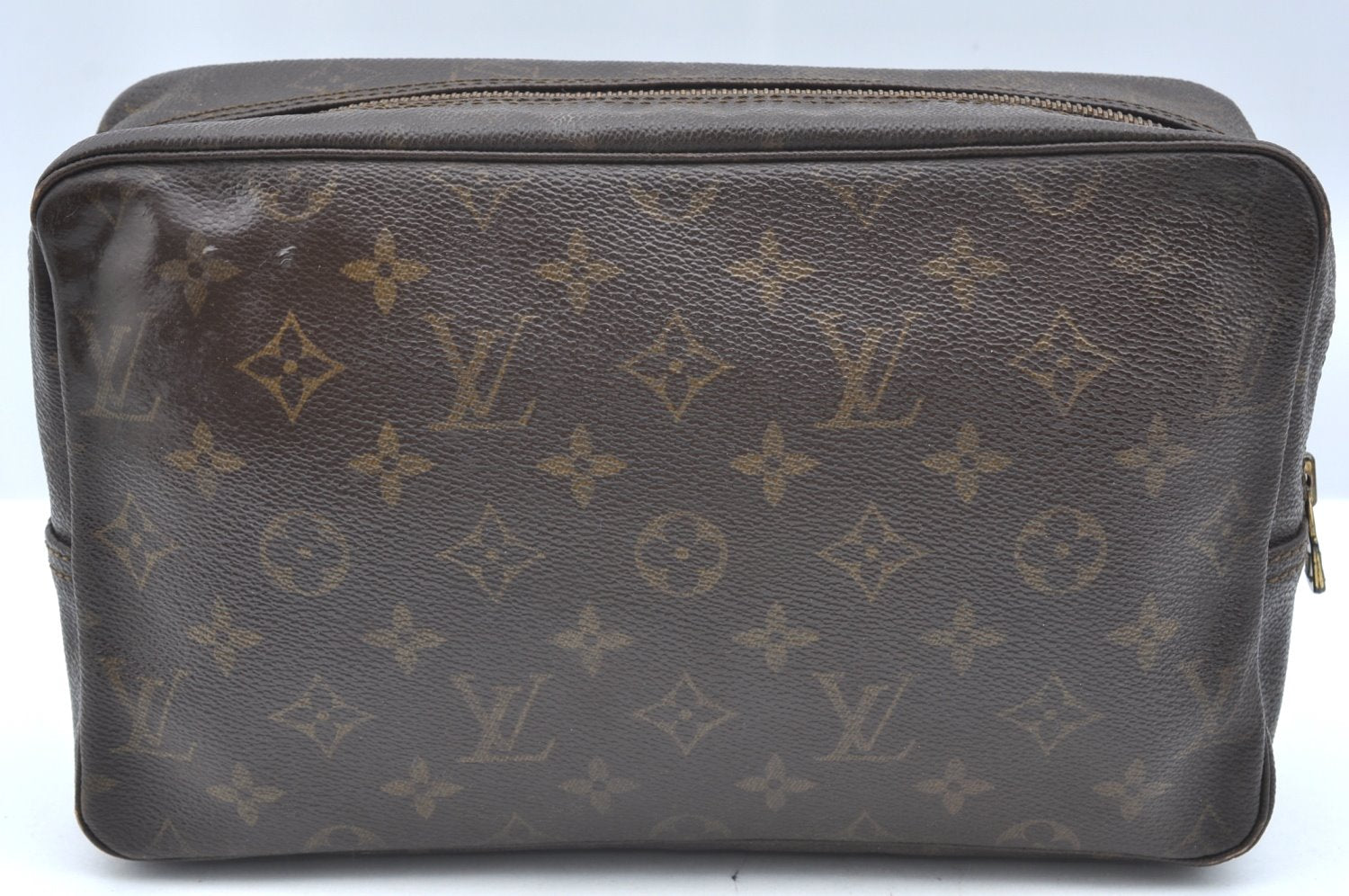 Auth Louis Vuitton Monogram Trousse Toilette 28 Clutch Hand Bag M47522 LV K5661