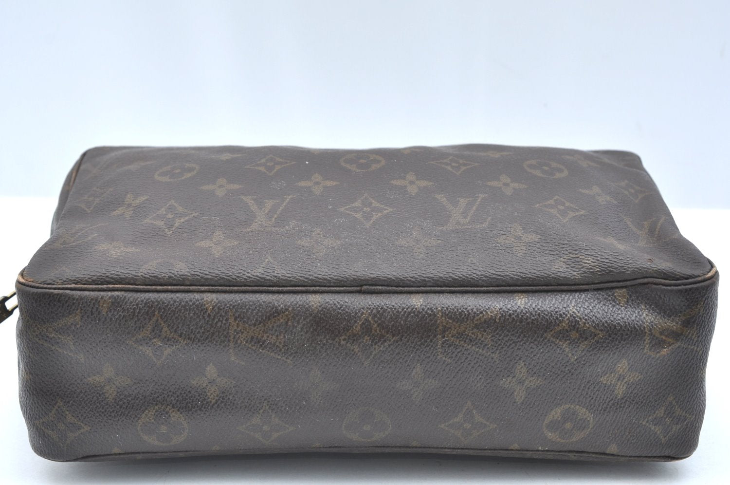 Auth Louis Vuitton Monogram Trousse Toilette 28 Clutch Hand Bag M47522 LV K5661