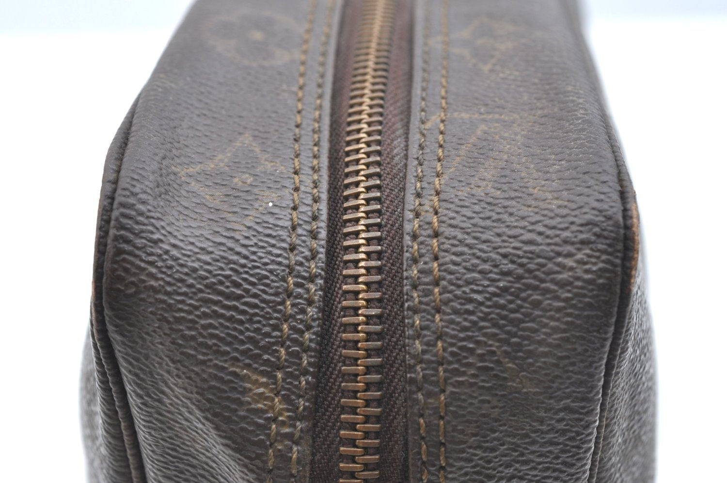 Auth Louis Vuitton Monogram Trousse Toilette 28 Clutch Hand Bag M47522 LV K5661