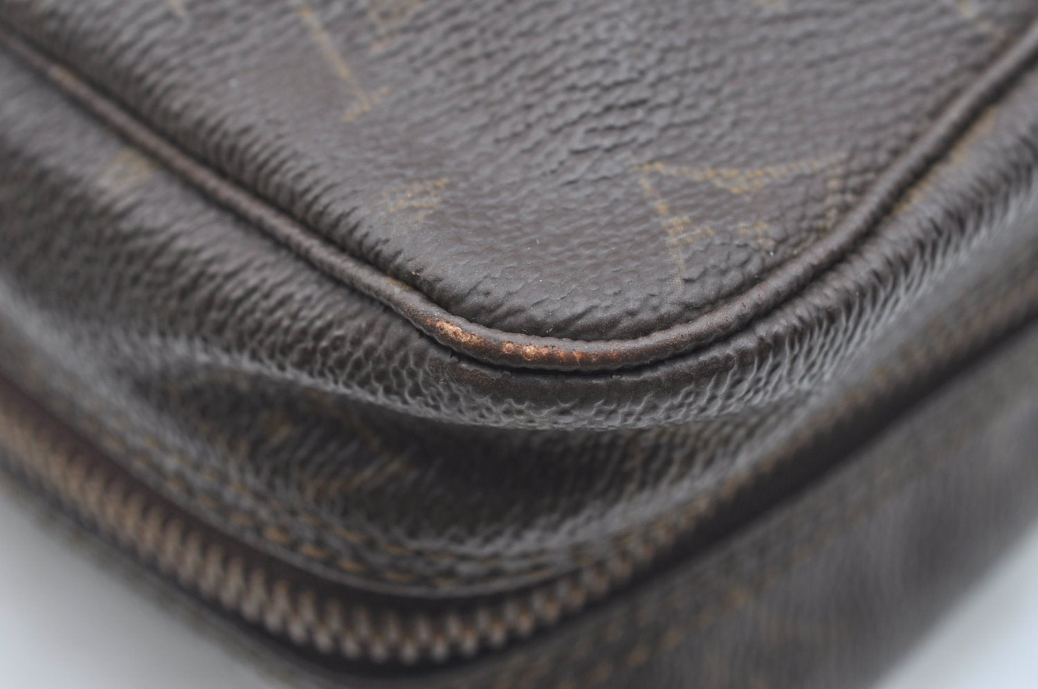 Auth Louis Vuitton Monogram Trousse Toilette 28 Clutch Hand Bag M47522 LV K5661