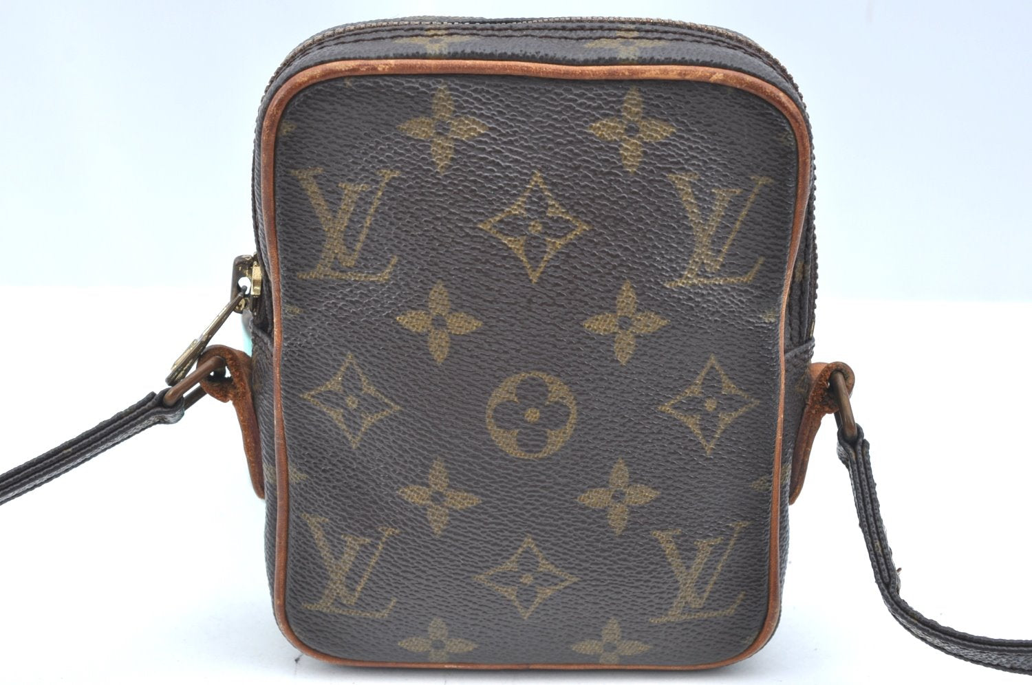Auth Louis Vuitton Monogram Mini Poche Danube Shoulder Cross Bag M45268 LV K5665