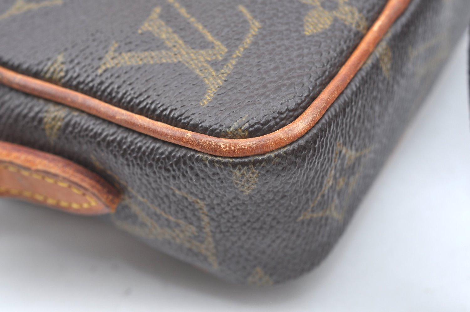 Auth Louis Vuitton Monogram Mini Poche Danube Shoulder Cross Bag M45268 LV K5665