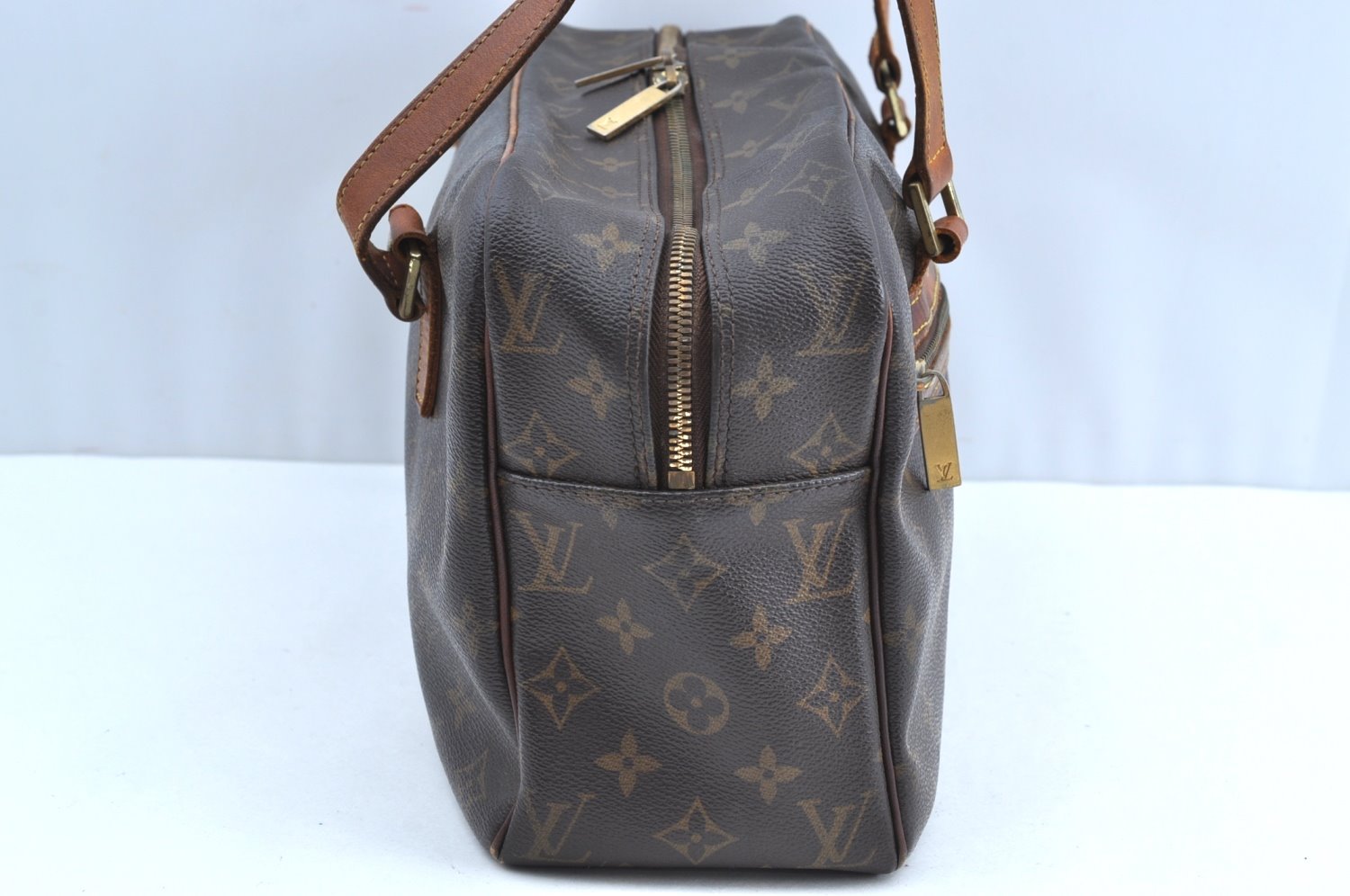 Authentic Louis Vuitton Monogram Cite GM Shoulder Bag M51181 LV Junk K5675