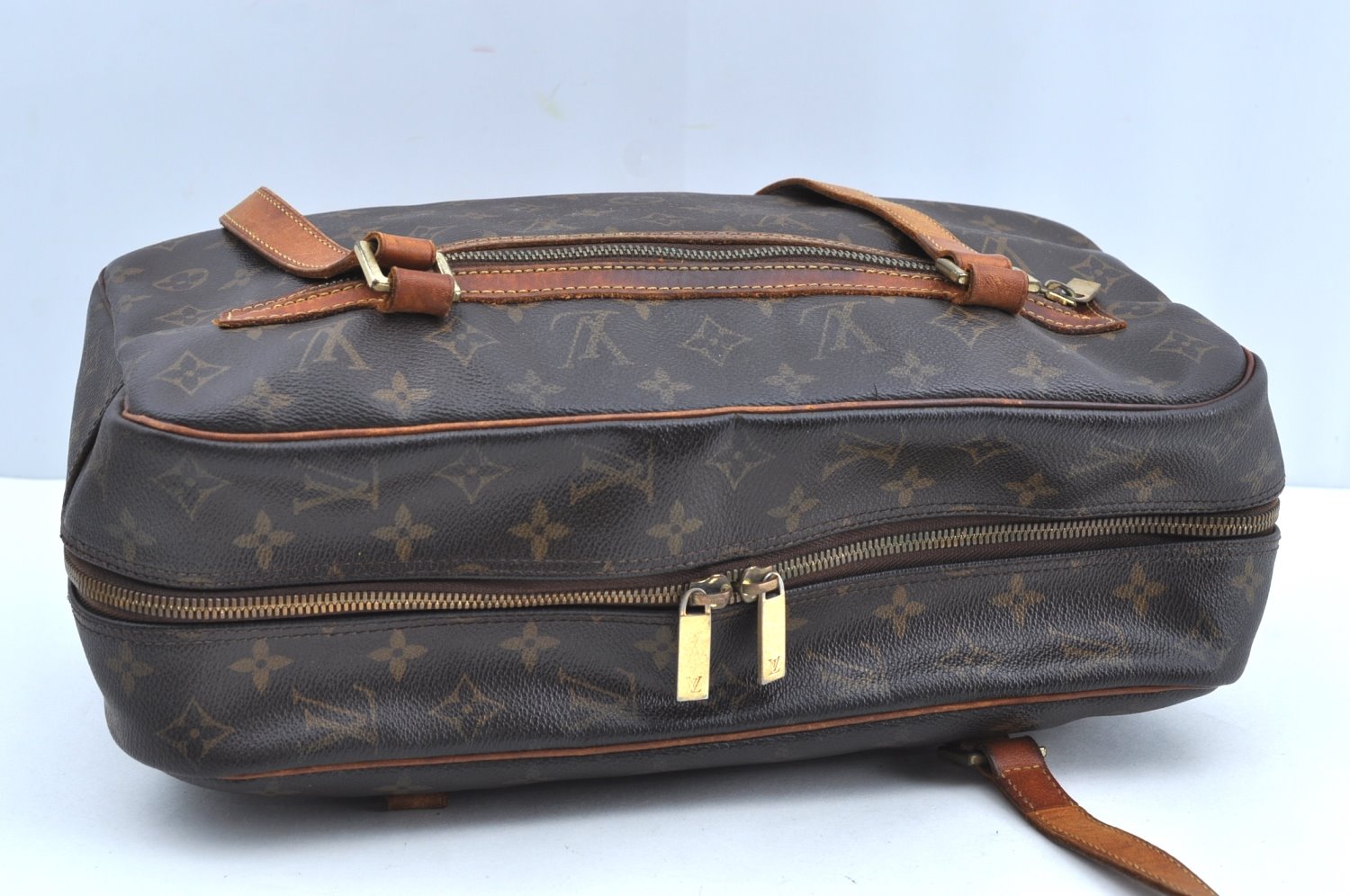 Authentic Louis Vuitton Monogram Cite GM Shoulder Bag M51181 LV Junk K5675