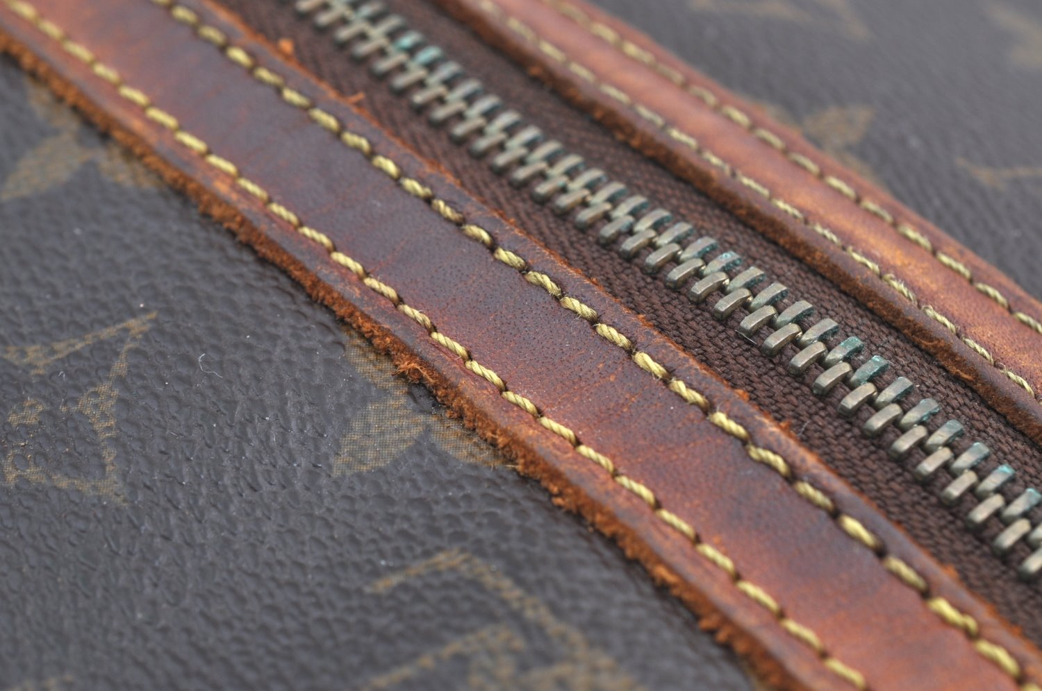 Authentic Louis Vuitton Monogram Cite GM Shoulder Bag M51181 LV Junk K5675