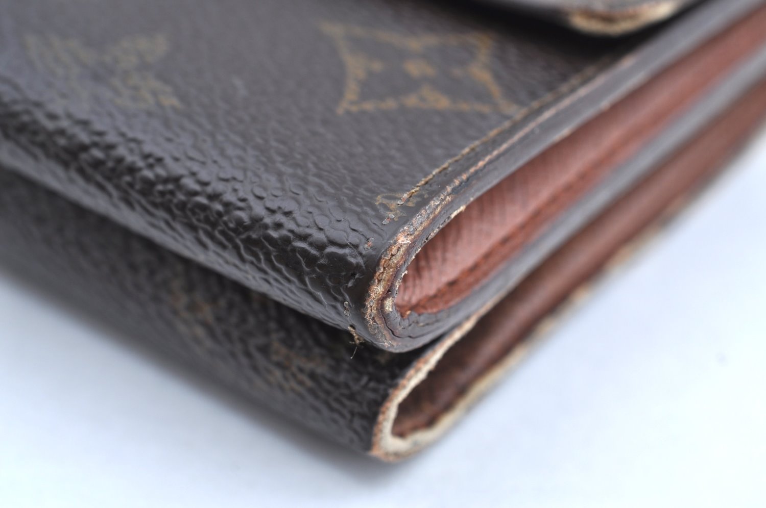 Authentic Louis Vuitton Monogram M61652 Porte Monnaie Billet Carte Credit K5698