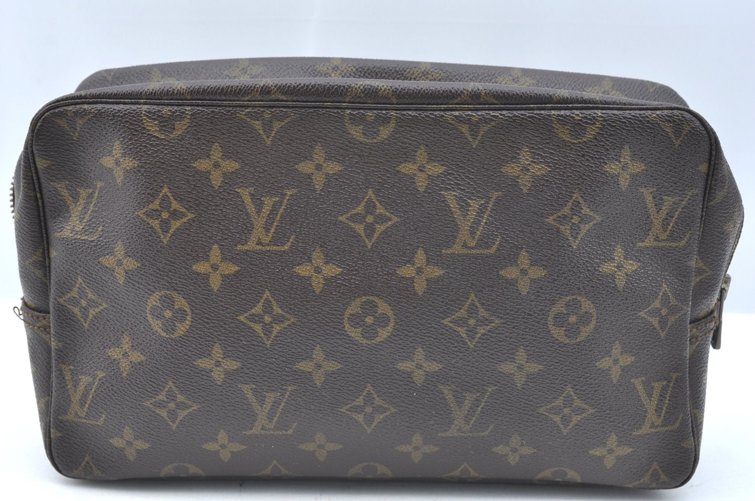 Auth Louis Vuitton Monogram Trousse Toilette 28 Clutch Hand Bag M47522 LV K5703