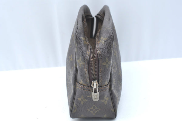 Auth Louis Vuitton Monogram Trousse Toilette 28 Clutch Hand Bag M47522 LV K5703