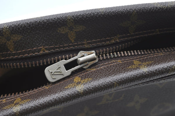 Auth Louis Vuitton Monogram Trousse Toilette 28 Clutch Hand Bag M47522 LV K5703