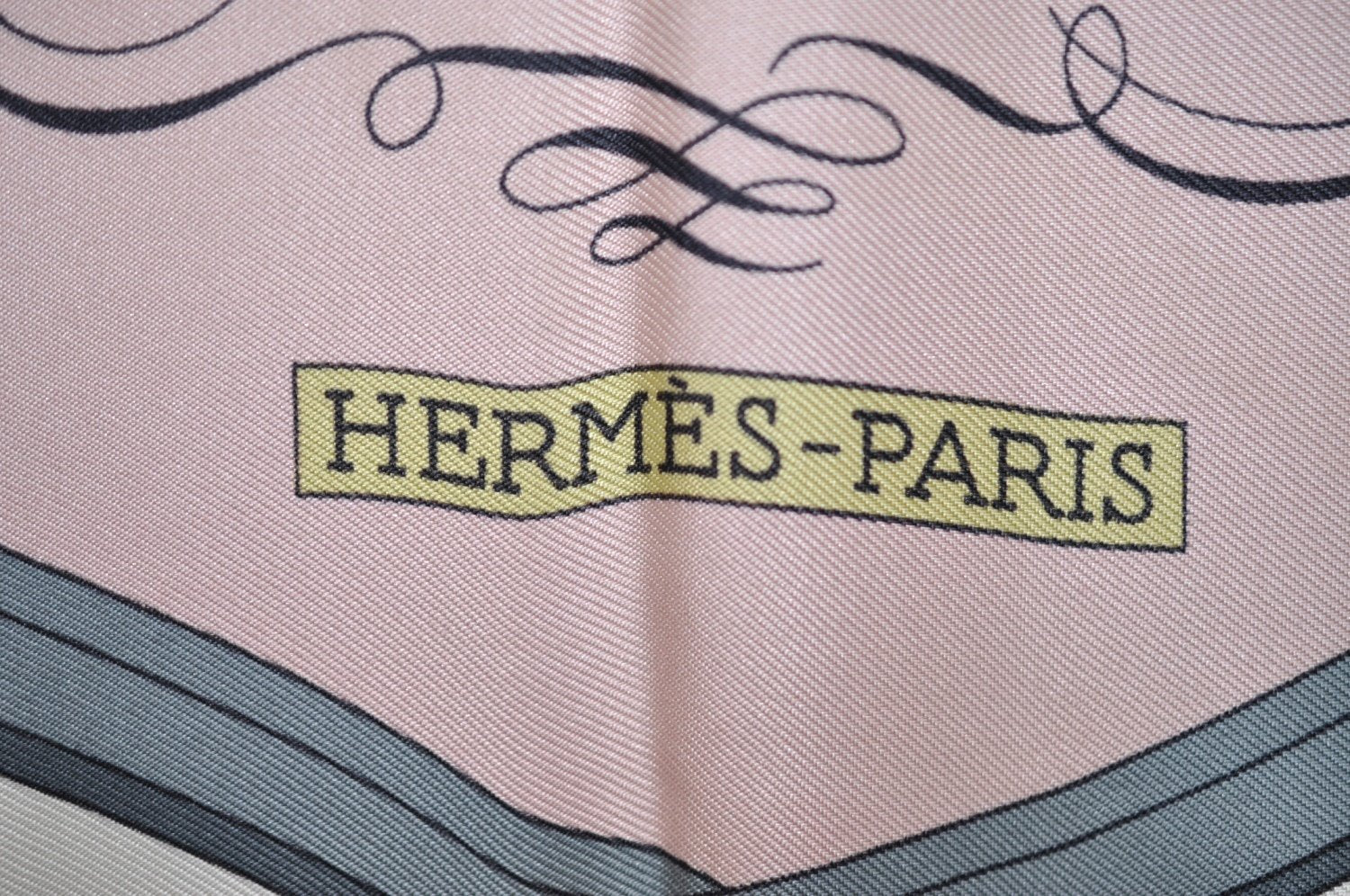 Authentic HERMES Carre 90 Scarf 