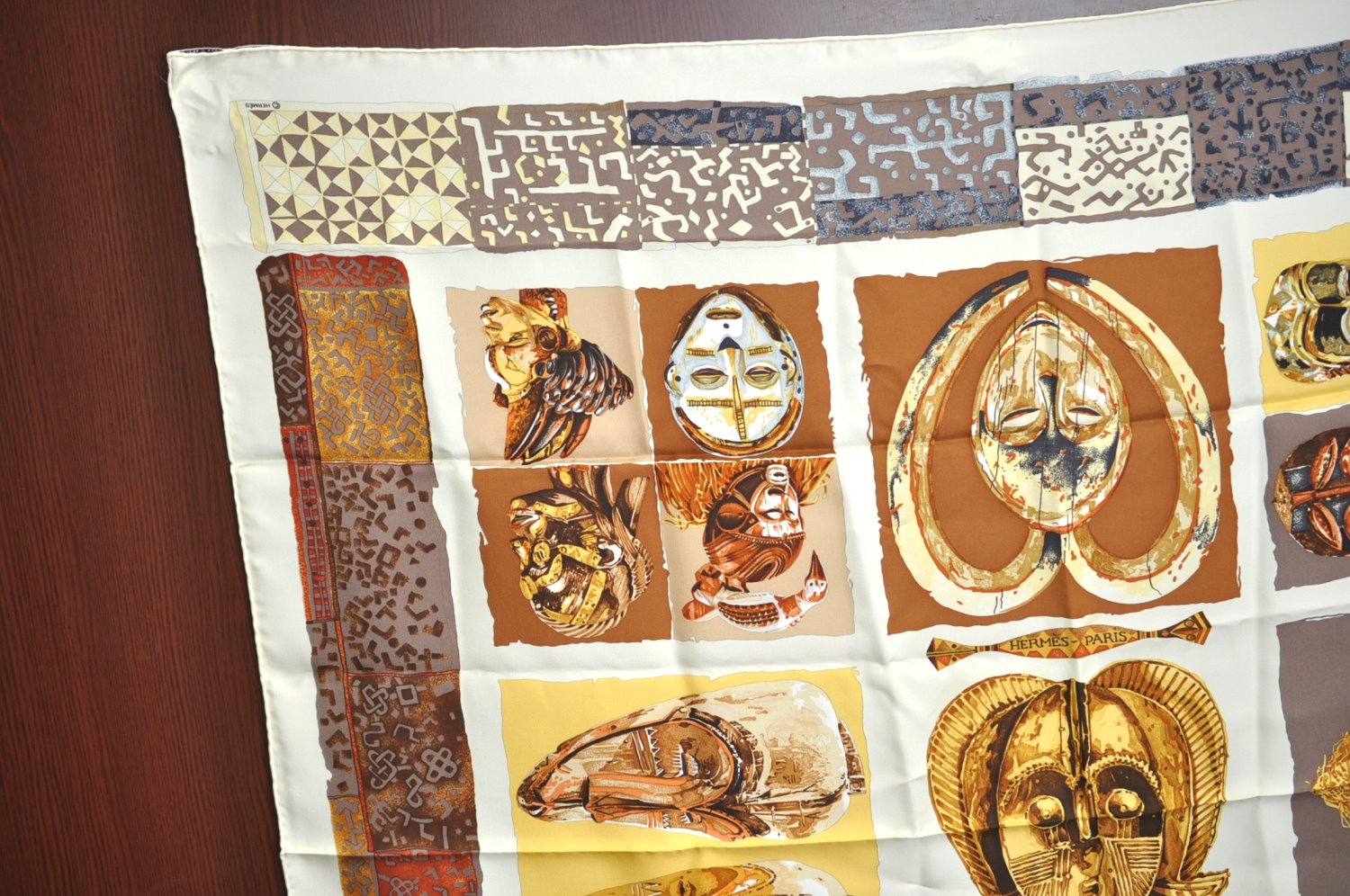 Authentic HERMES Carre 90 Scarf 