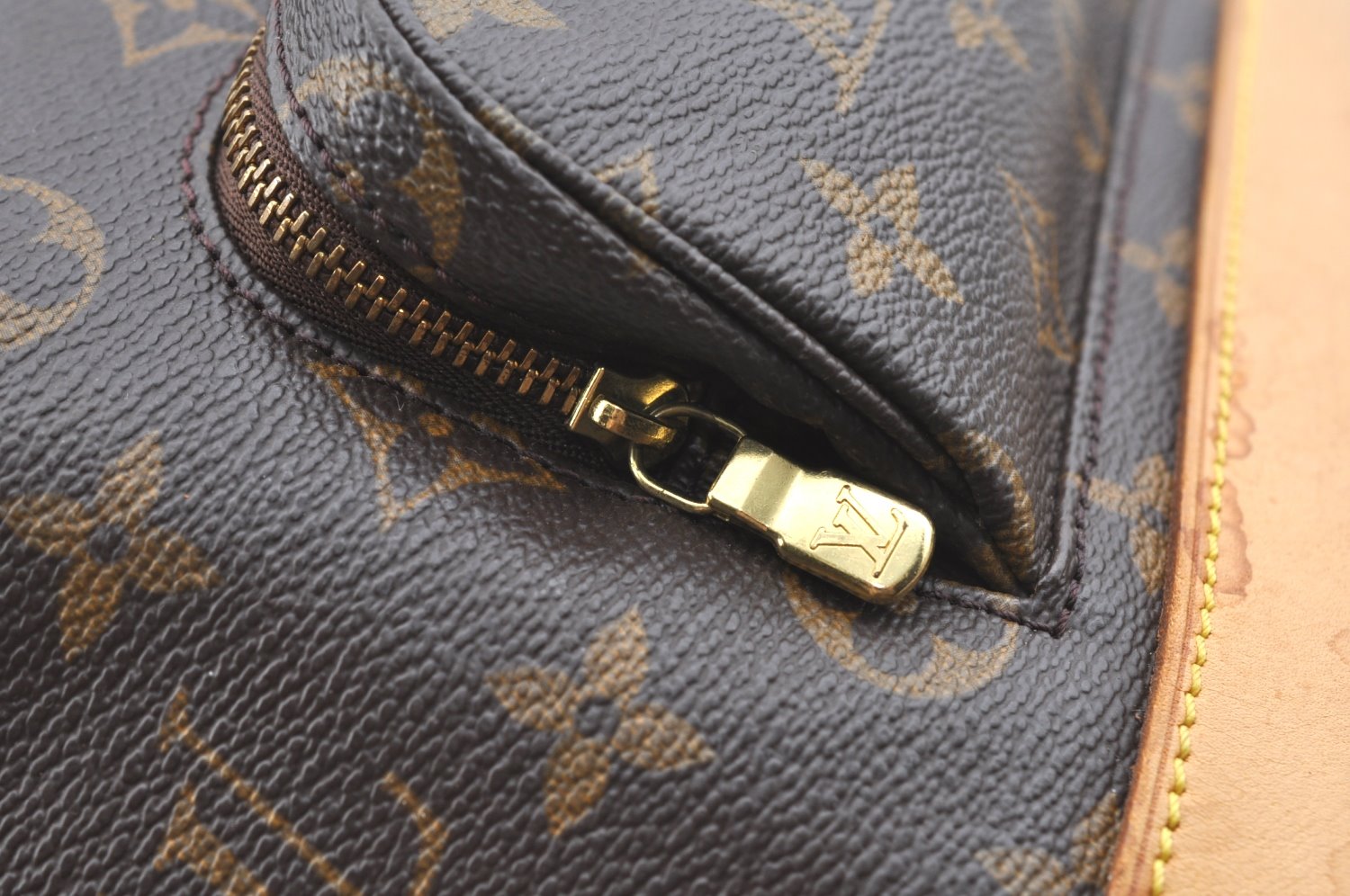 Authentic Louis Vuitton Monogram Montsouris MM Backpack M51136 LV K5754