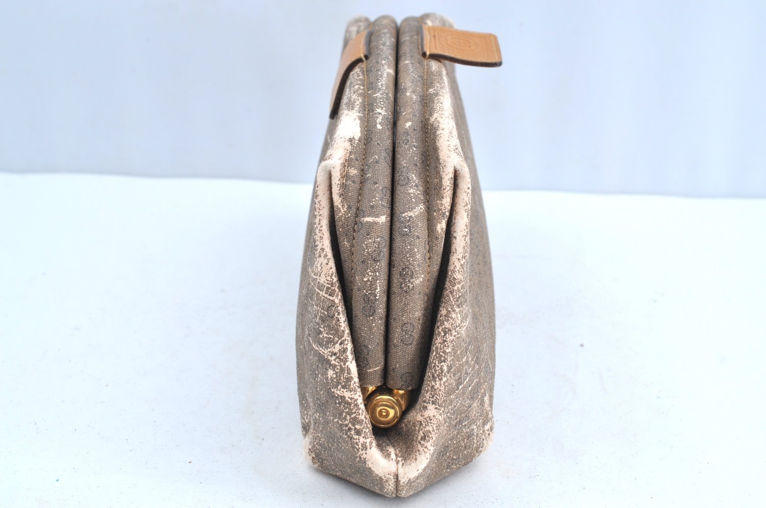 Authentic GUCCI Micro GG PVC Leather Clutch Hand Bag Purse Brown Junk K5760