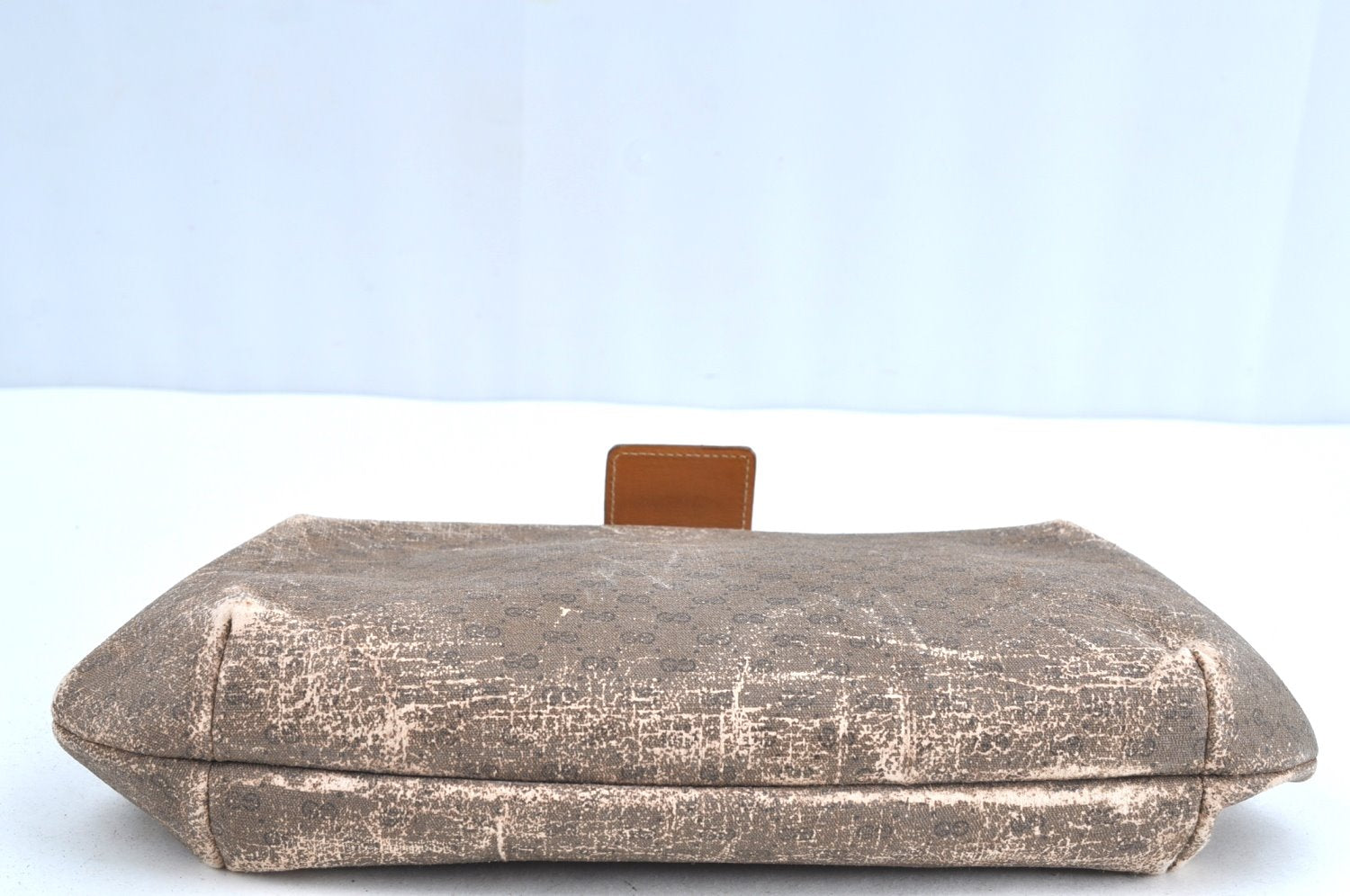 Authentic GUCCI Micro GG PVC Leather Clutch Hand Bag Purse Brown Junk K5760