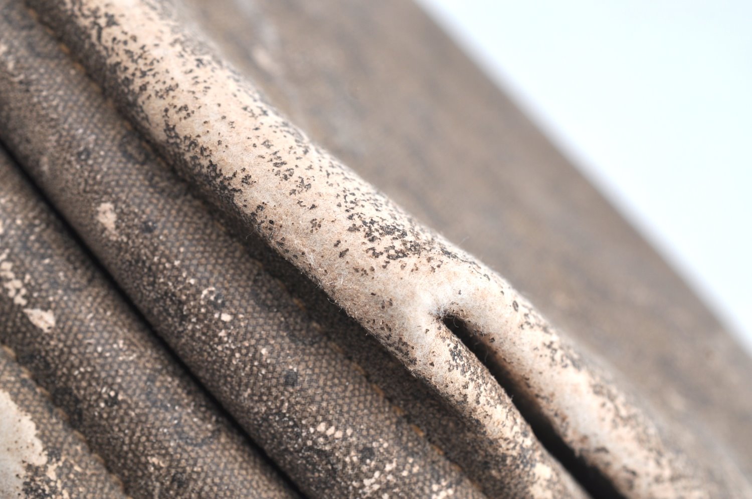 Authentic GUCCI Micro GG PVC Leather Clutch Hand Bag Purse Brown Junk K5760