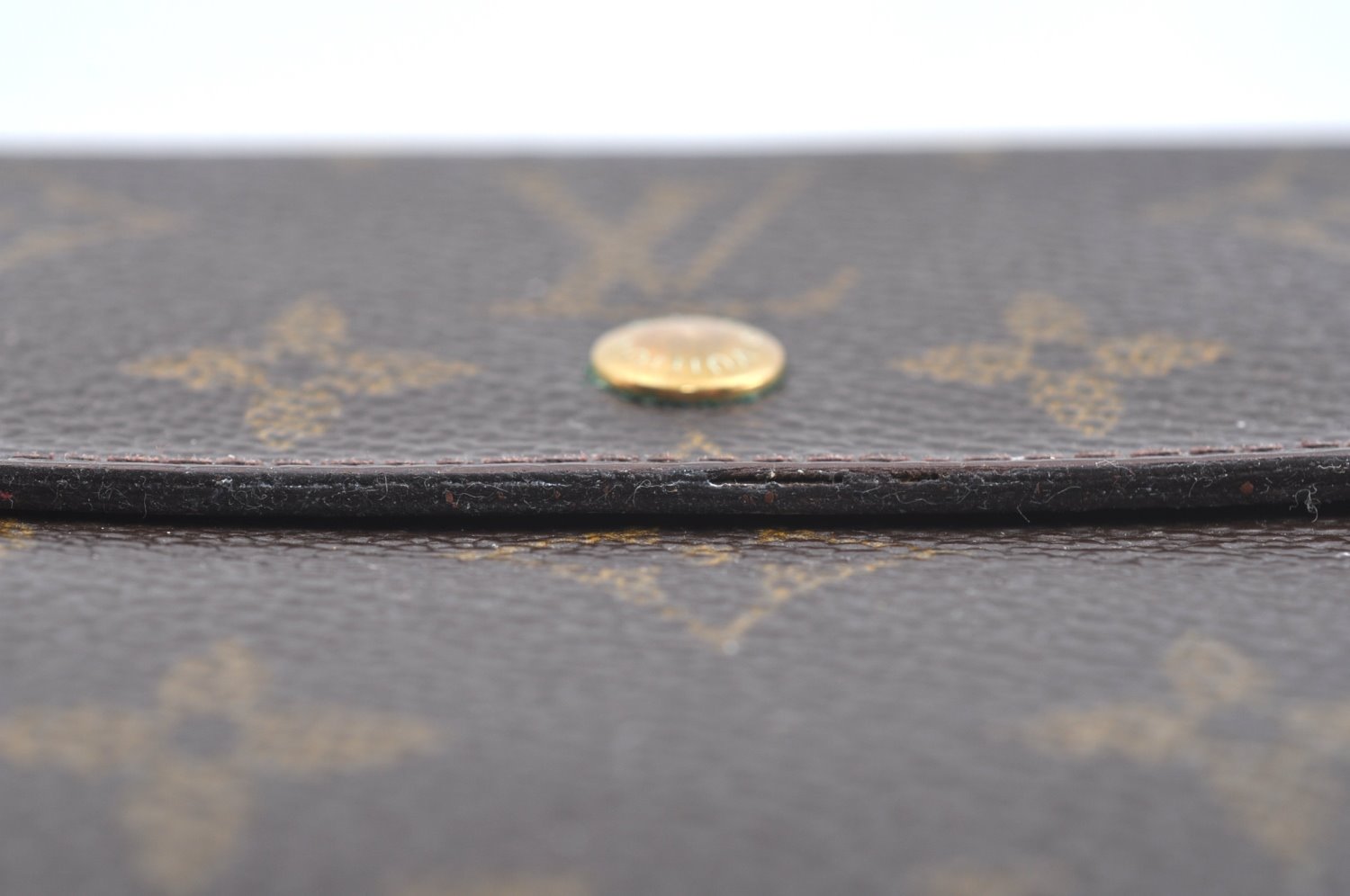 Authentic Louis Vuitton Monogram M61652 Porte Monnaie Billet Carte Credit K5762