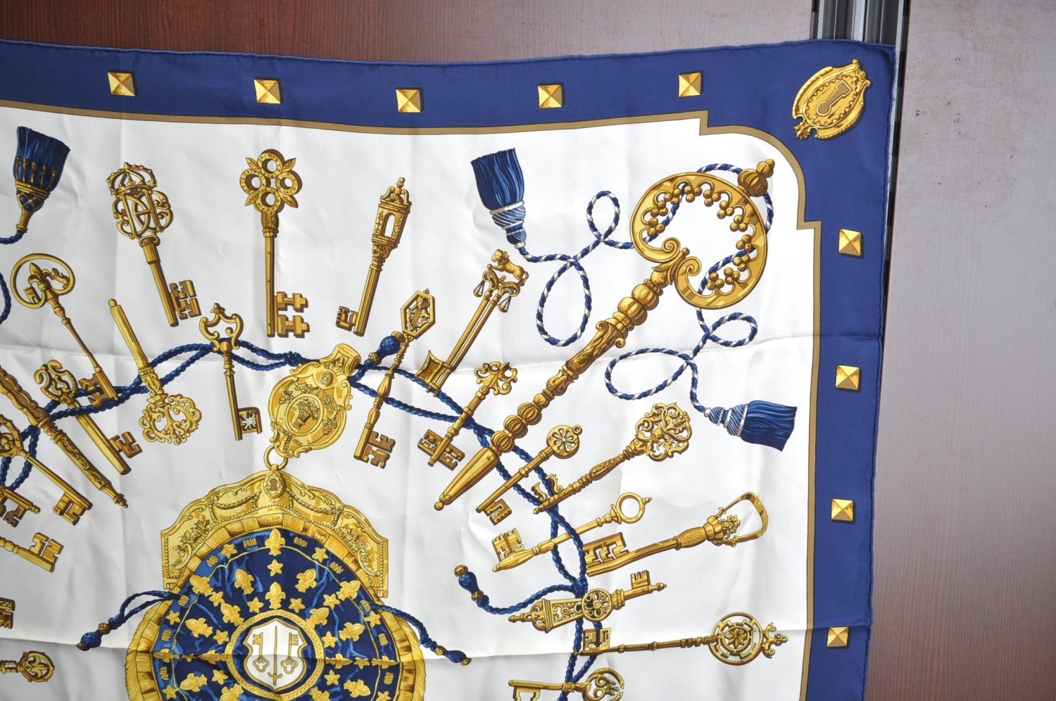 Authentic HERMES Carre 90 Scarf 