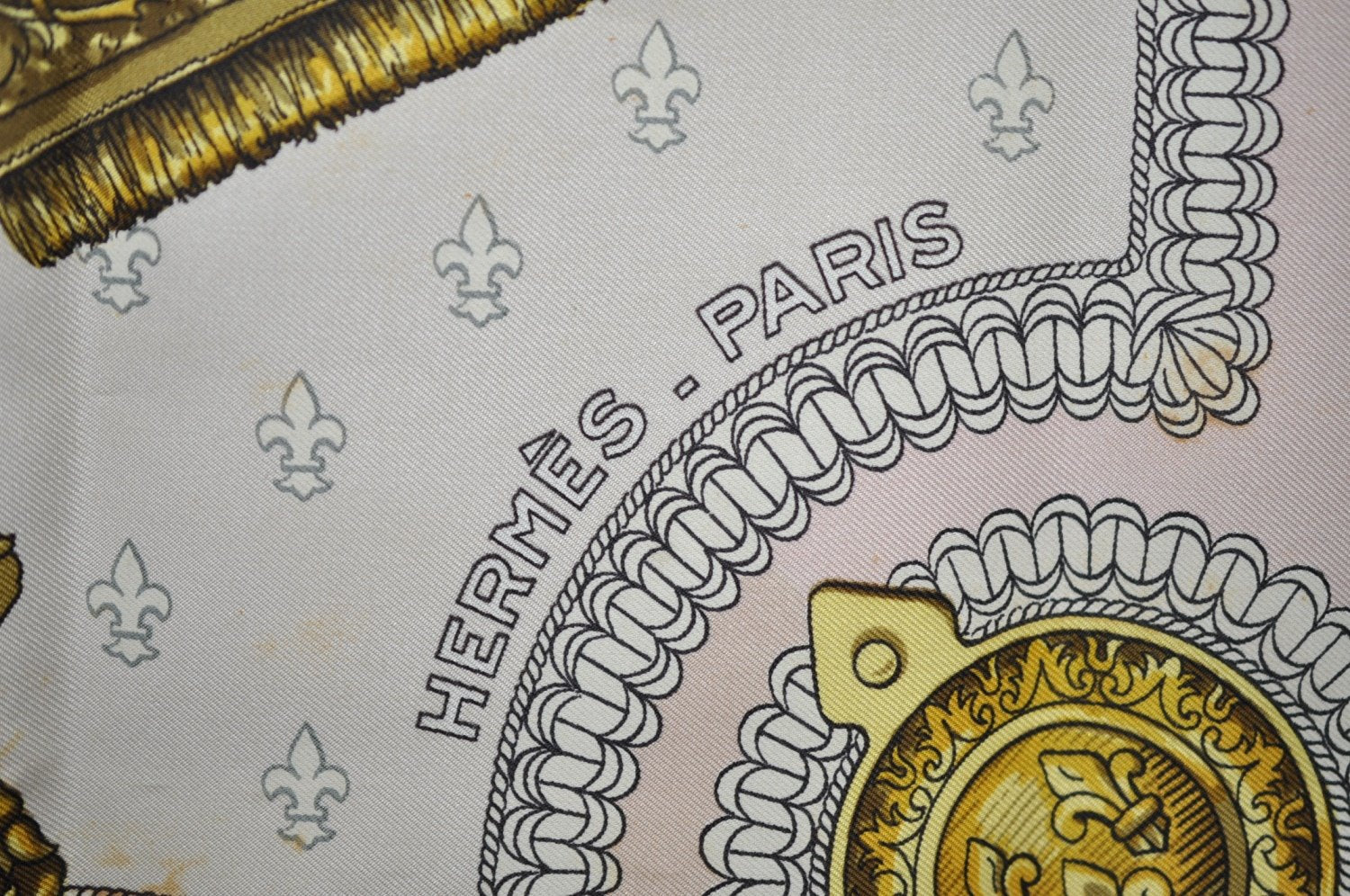 Authentic HERMES Carre 90 Scarf 