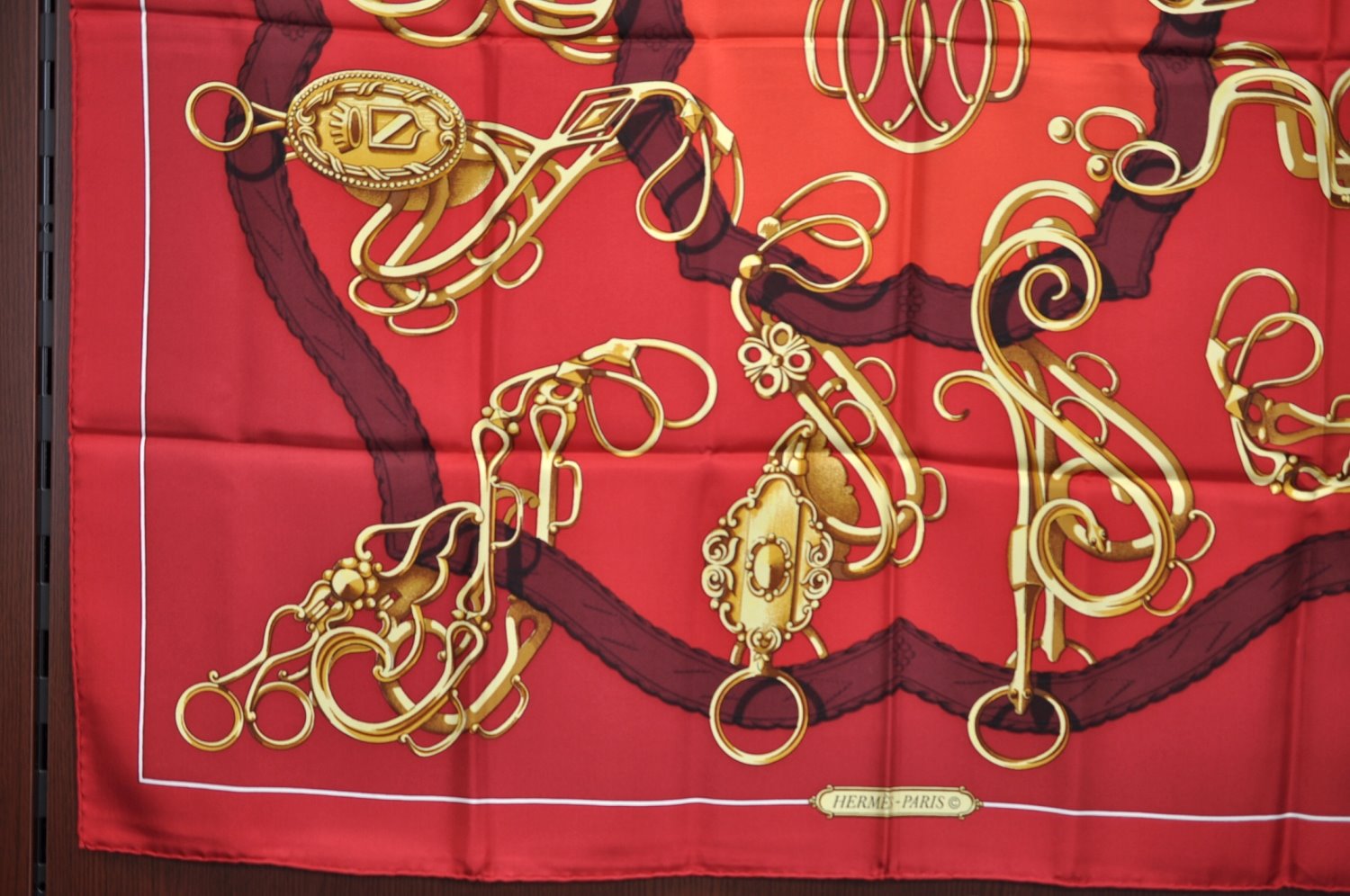 Authentic HERMES Carre 90 Scarf Crest Emblem Motif Silk Red K5799