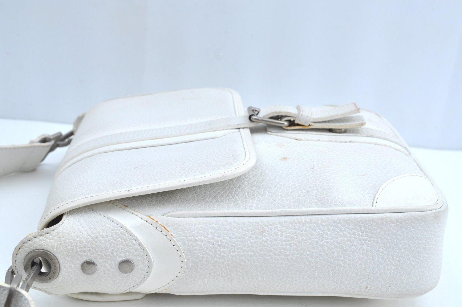 Authentic BURBERRY Vintage Leather Shoulder Bag Purse White K5837