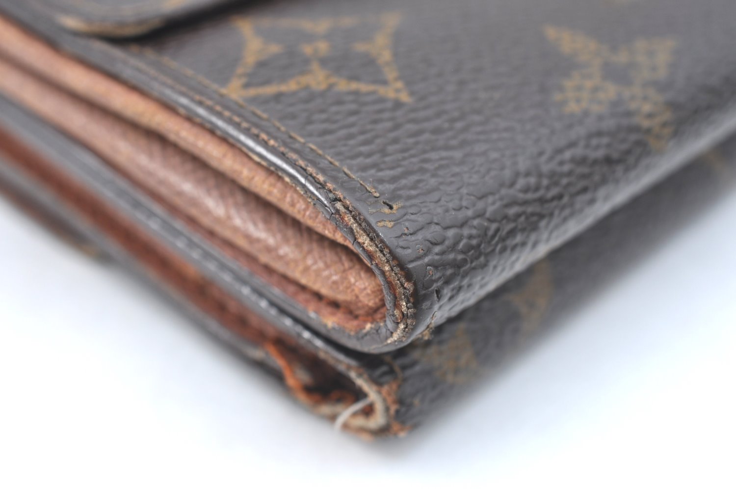 Authentic Louis Vuitton Monogram M61652 Porte Monnaie Billet Carte Credit K5840
