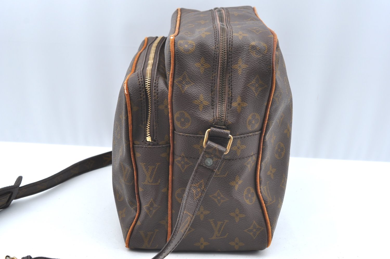 Authentic Louis Vuitton Monogram Nile 34 Shoulder Cross Body Bag Old Model K5842