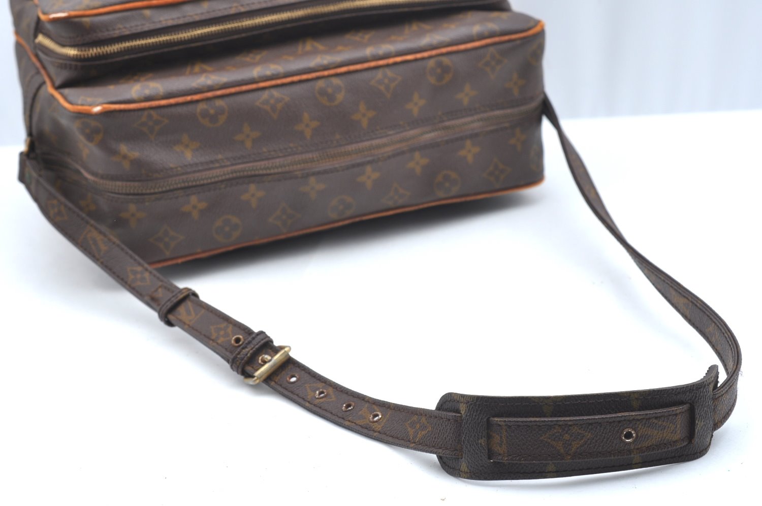 Authentic Louis Vuitton Monogram Nile 34 Shoulder Cross Body Bag Old Model K5842
