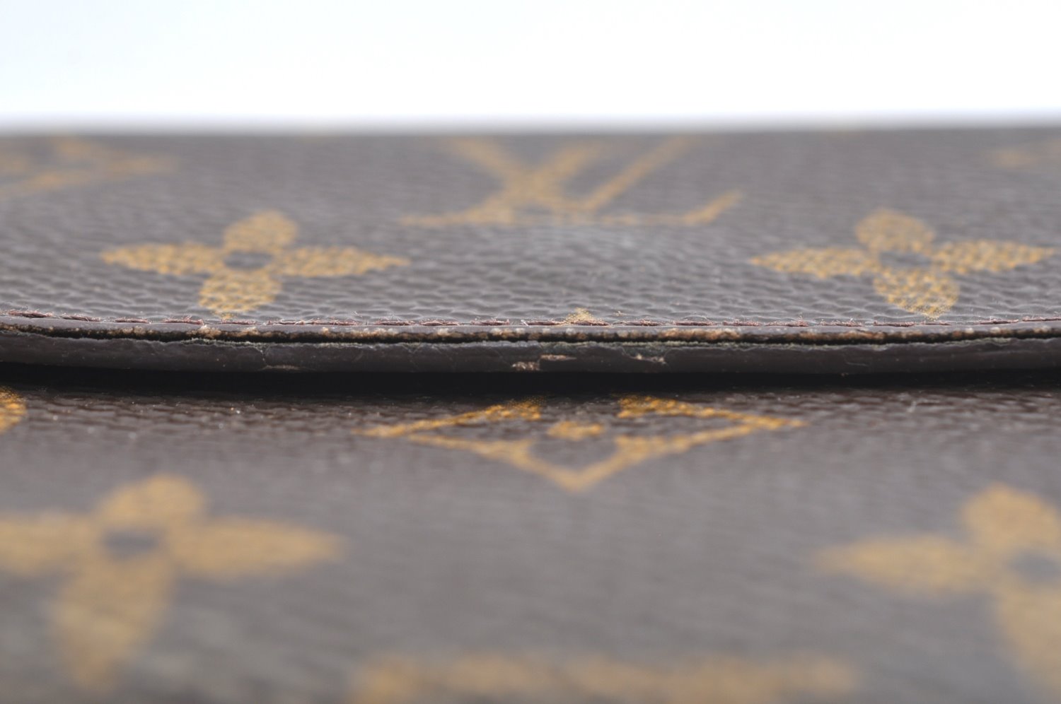 Authentic Louis Vuitton Monogram M61652 Porte Monnaie Billet Carte Credit K5851