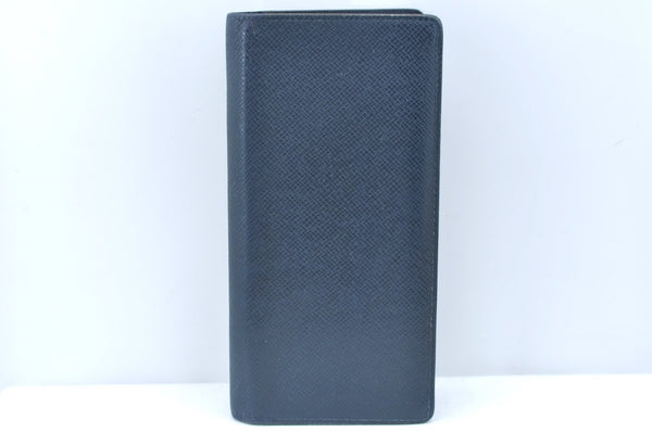 Auth Louis Vuitton Taiga Portefeuille Brazza Long Wallet Navy M30502 LV K5857