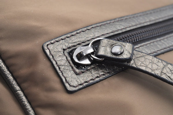 Authentic BURBERRY Nylon Leather Shoulder Cross Body Bag Khaki Green K5860
