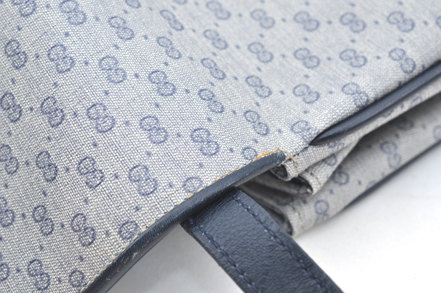 Authentic GUCCI Micro GG PVC Leather Shoulder Cross Body Bag Navy Blue K5871