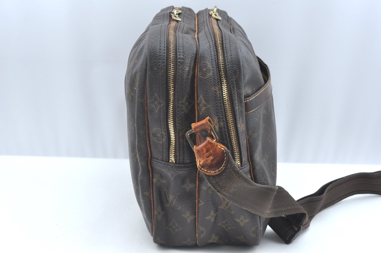 Auth Louis Vuitton Monogram Reporter GM Shoulder Cross Bag M45252 LV Junk K5872