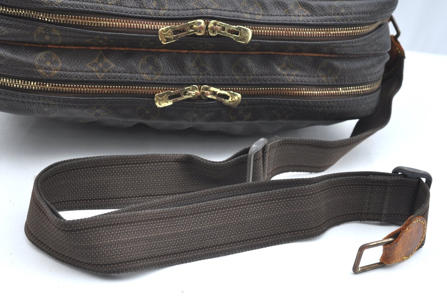 Auth Louis Vuitton Monogram Reporter GM Shoulder Cross Bag M45252 LV Junk K5872