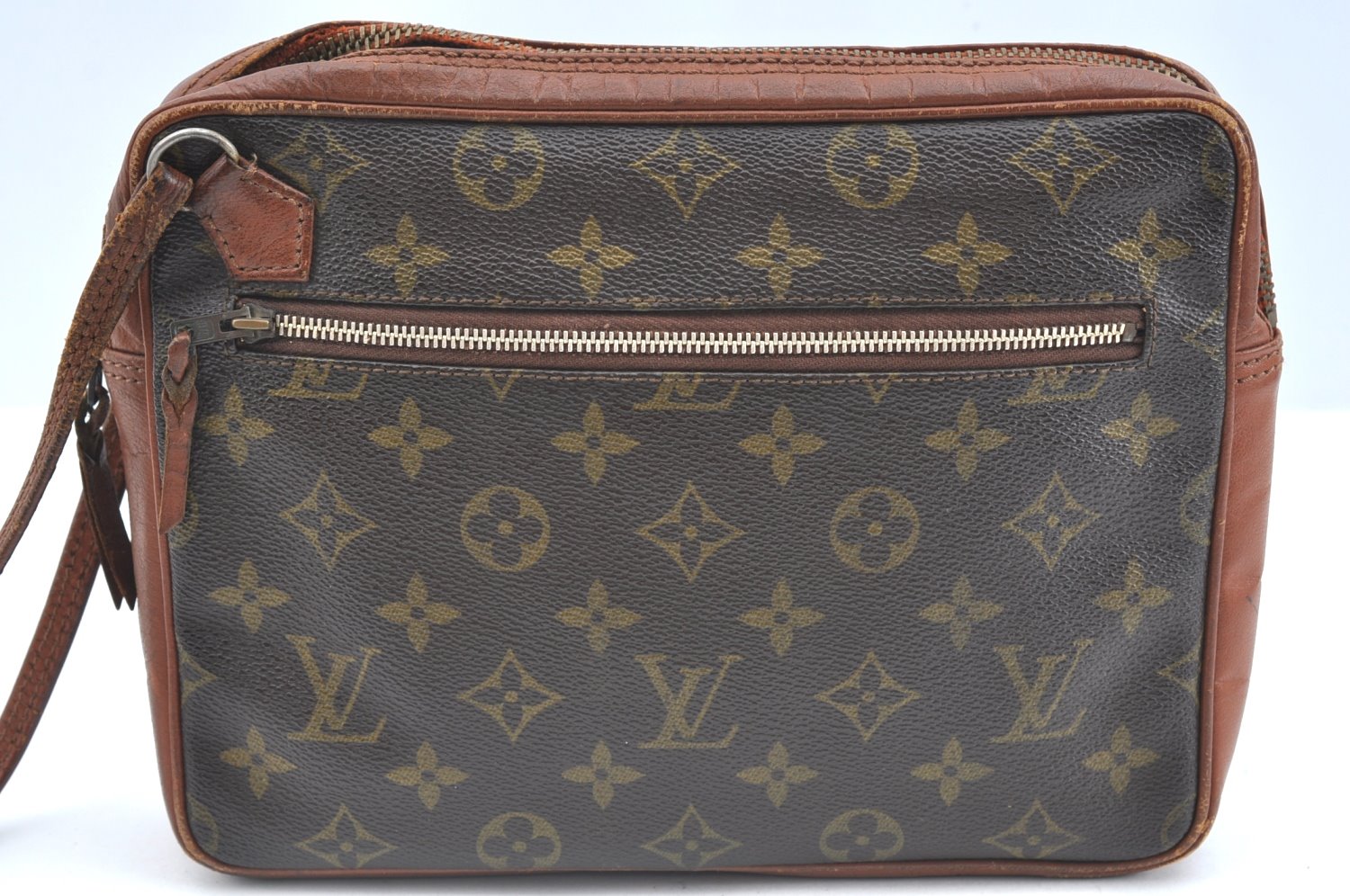Authentic Louis Vuitton Monogram Pochette Sport Clutch Bag Old Model Junk K5878