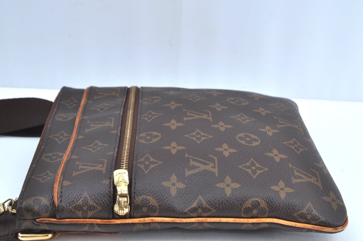 Authentic Louis Vuitton Monogram Pochette Valmy M40524 Shoulder Cross Bag K5963