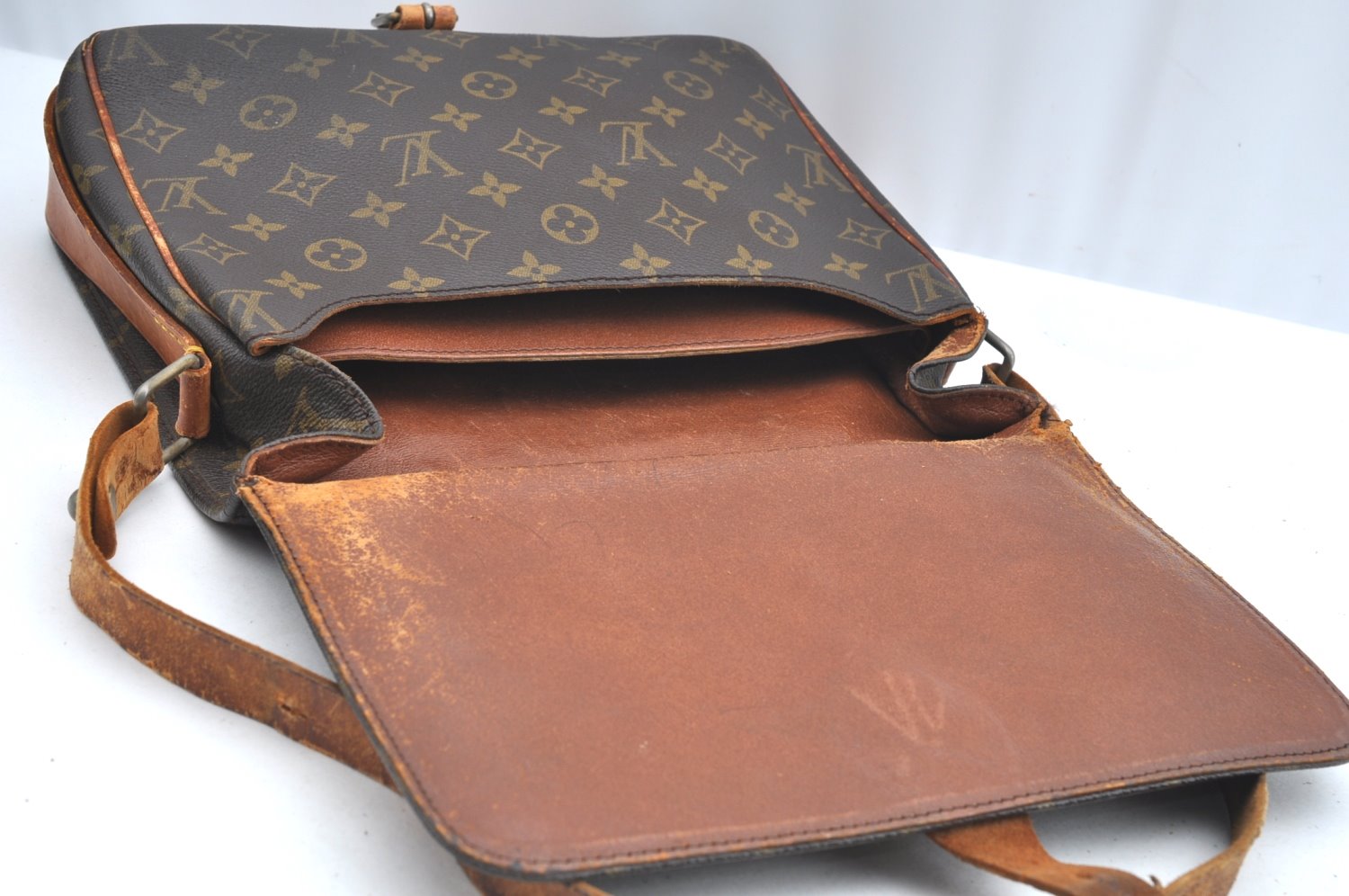 Authentic Louis Vuitton Monogram Cartouchiere GM Shoulder Bag Old Model K5979