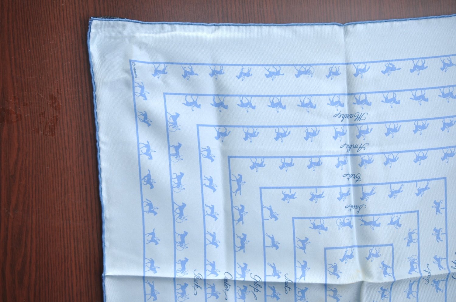 Authentic HERMES Petit Carre 40 Scarf 