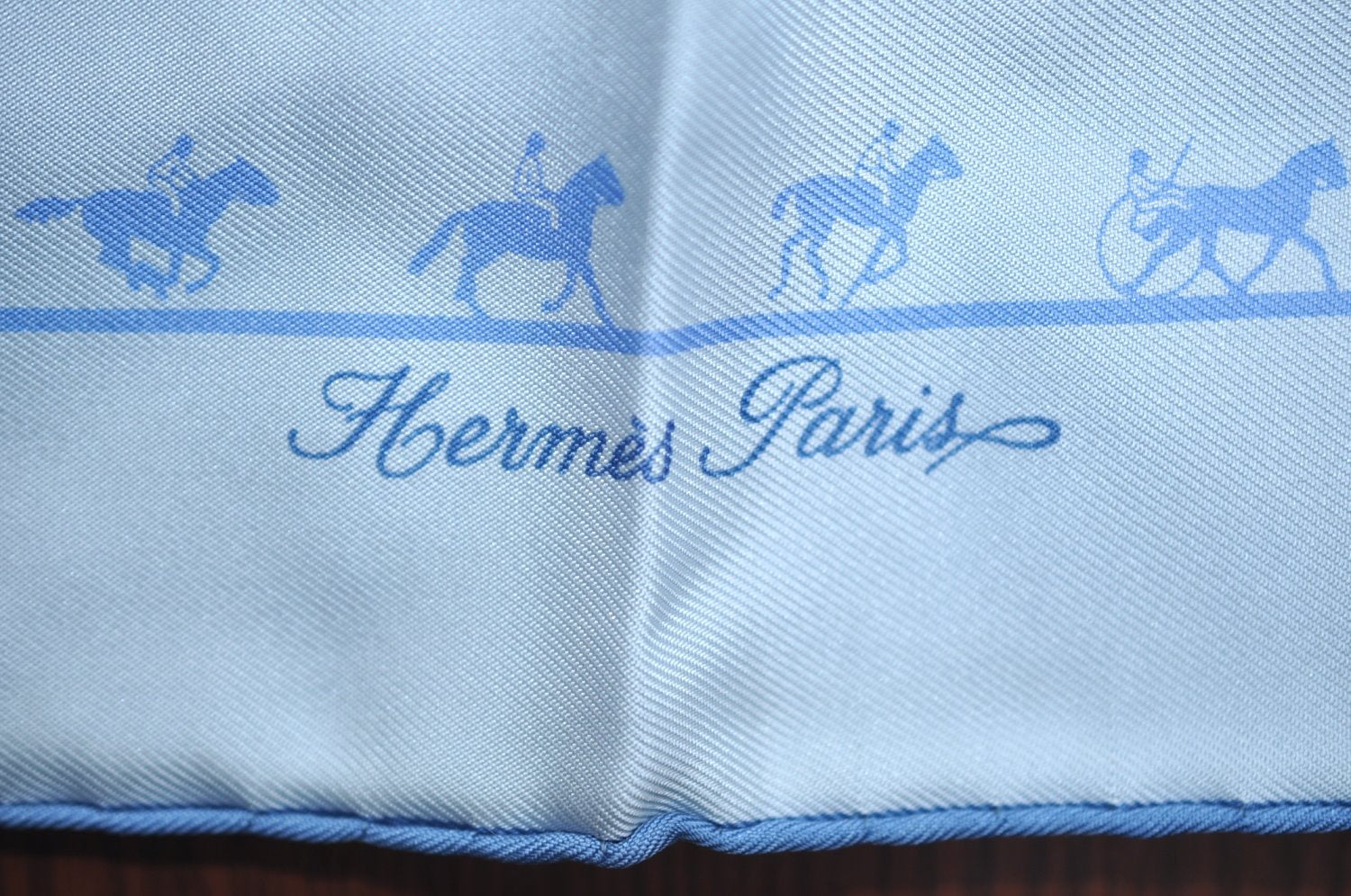 Authentic HERMES Petit Carre 40 Scarf 