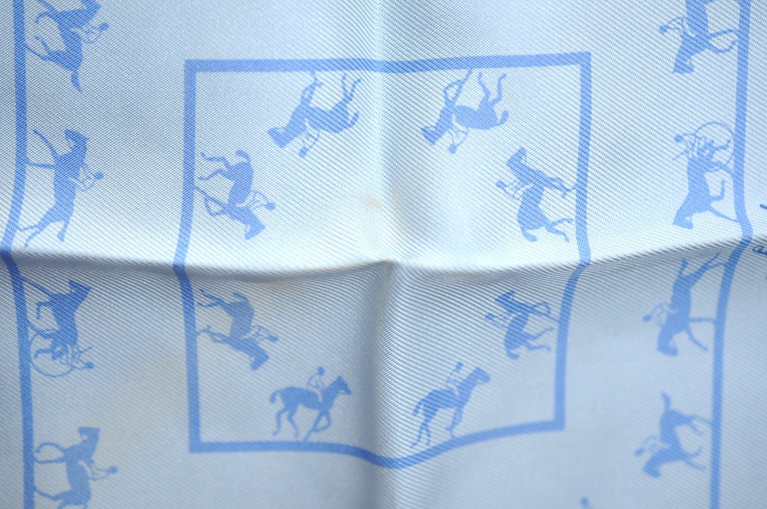 Authentic HERMES Petit Carre 40 Scarf 