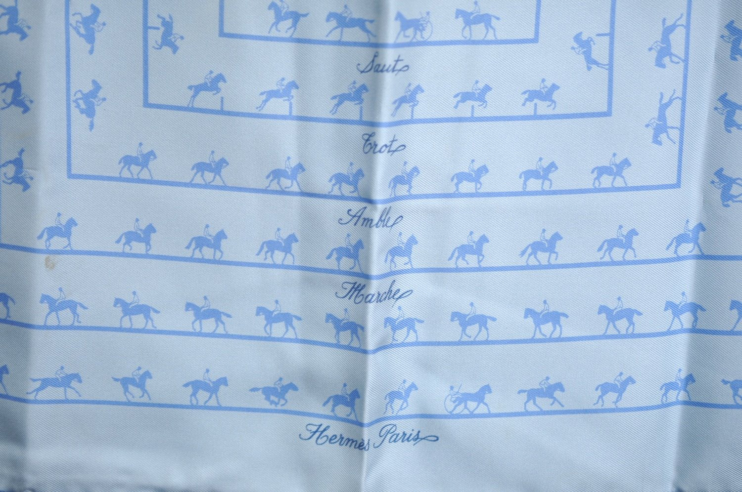 Authentic HERMES Petit Carre 40 Scarf 