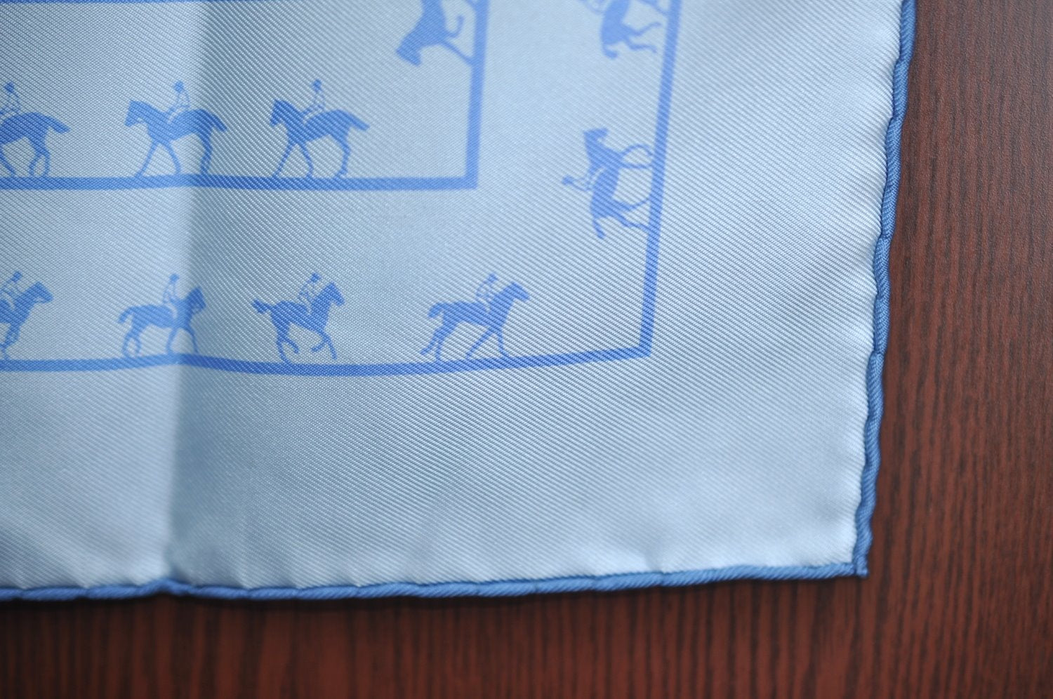 Authentic HERMES Petit Carre 40 Scarf 