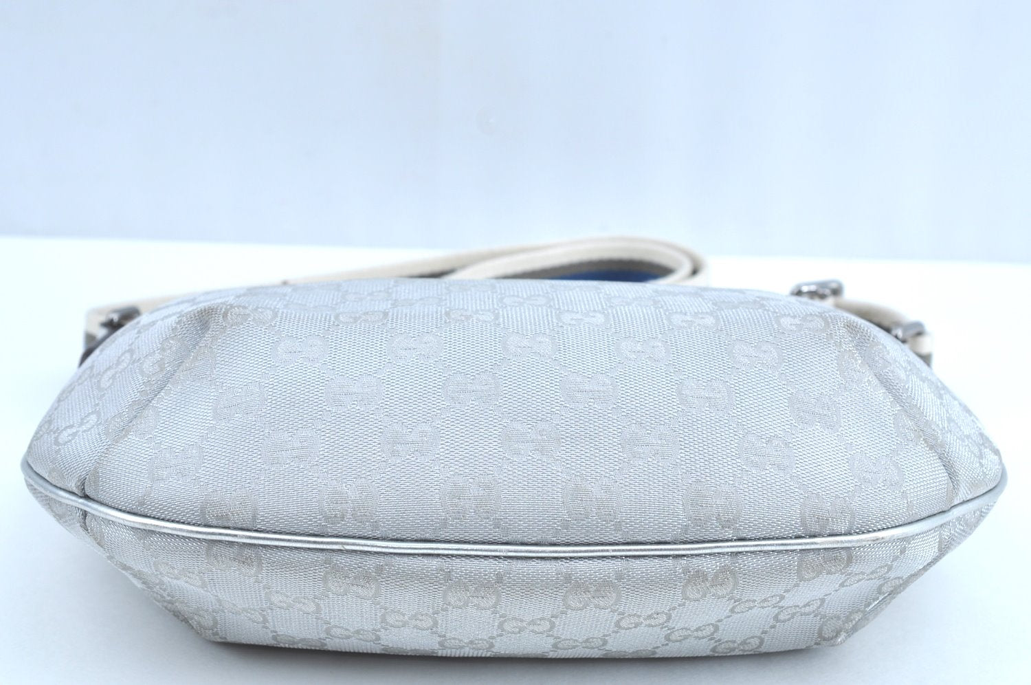 Authentic GUCCI Sherry Line Shoulder Bag GG Canvas Leather 192756 Silver K6001