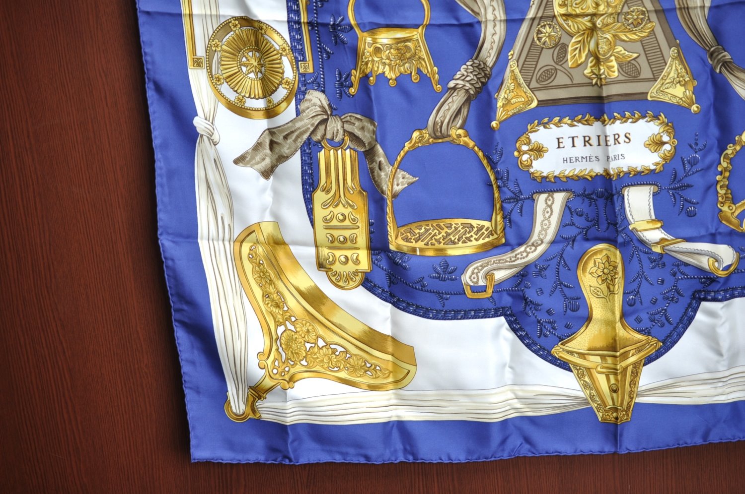 Authentic HERMES Carre 90 Scarf 