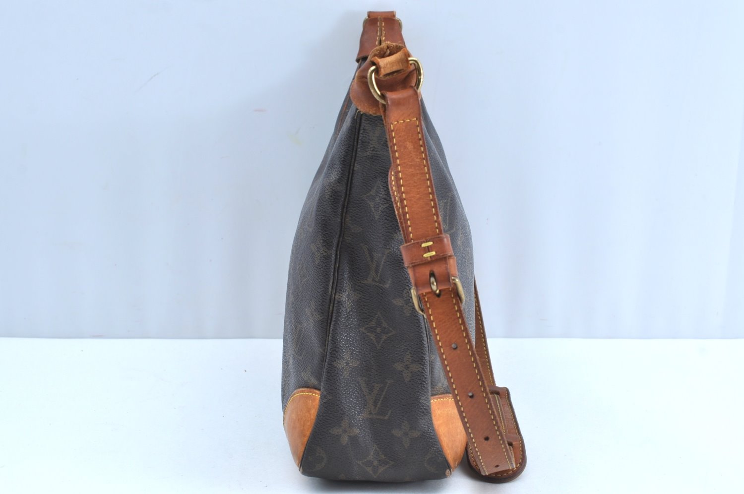 Authentic Louis Vuitton Monogram Boulogne 30 Shoulder Cross Bag M52165 LV K6033