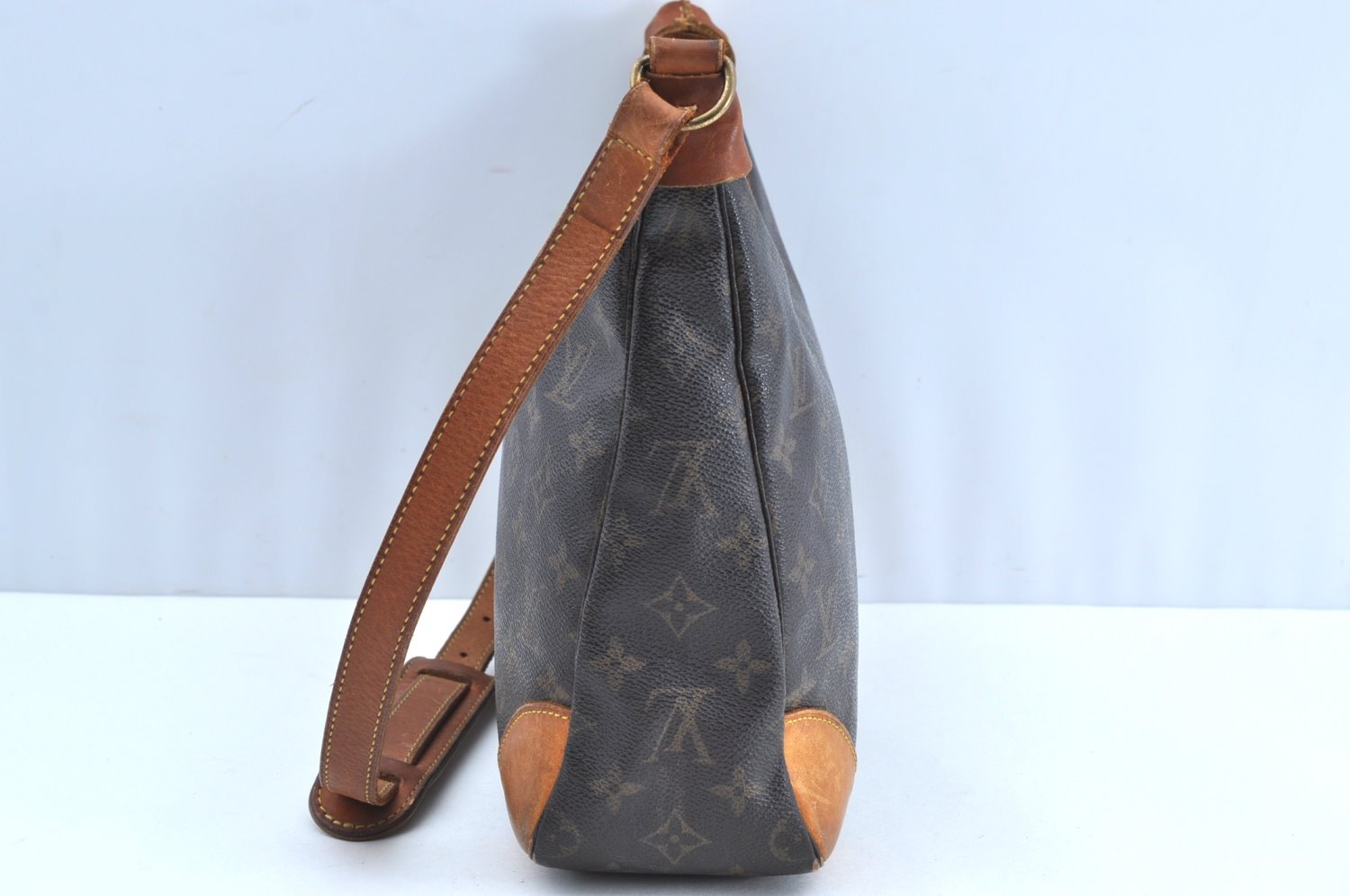 Authentic Louis Vuitton Monogram Boulogne 30 Shoulder Cross Bag M52165 LV K6033